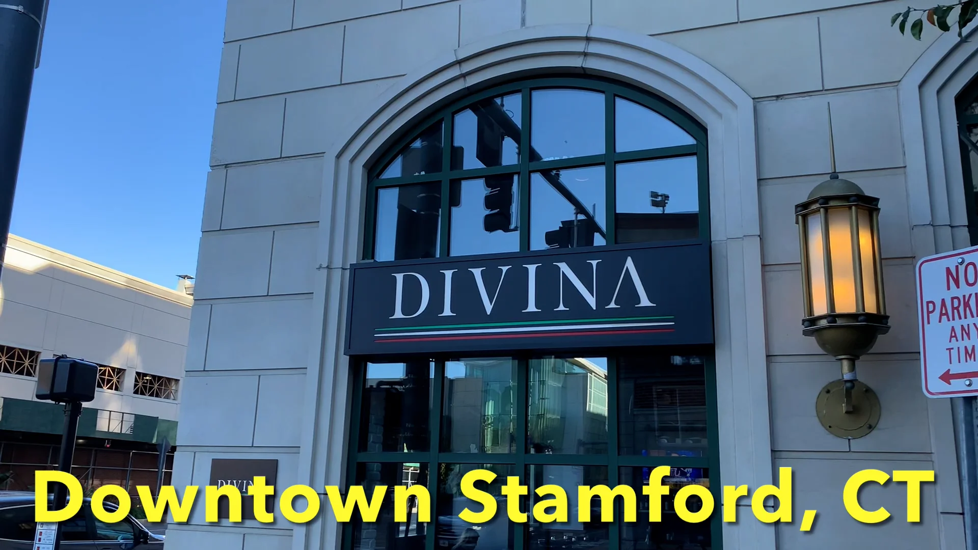 Divina Modern Italian